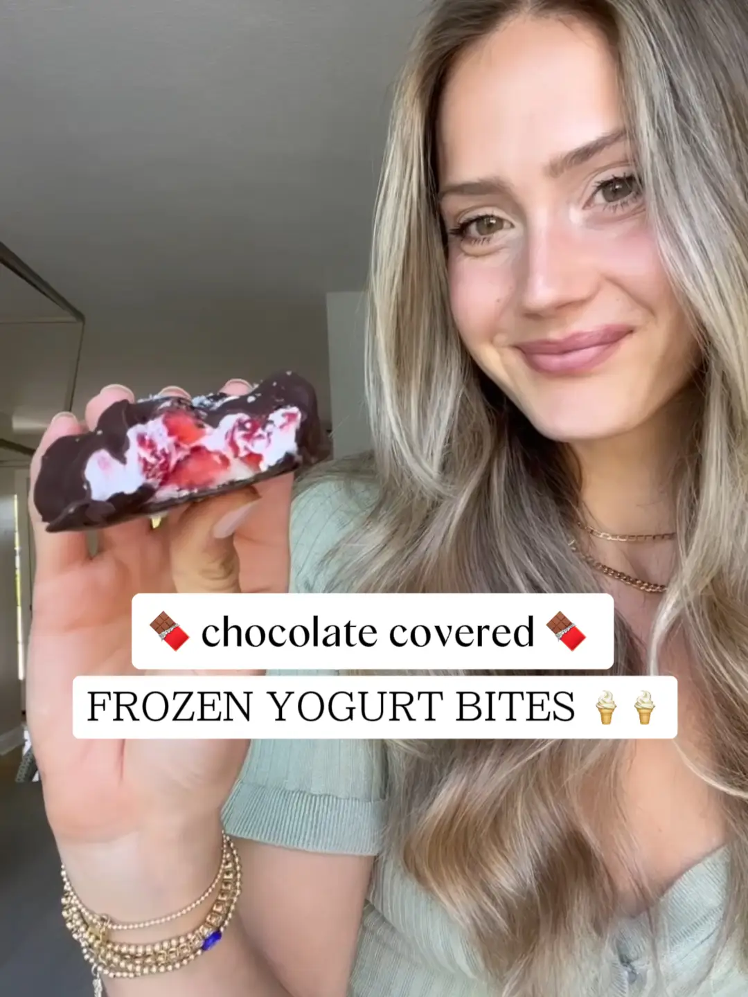 Chocolate Covered Strawberries - Emily Bites