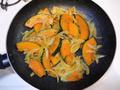 食べて免疫力を上げるレシピ「かぼちゃと玉ねぎのバター炒め」の画像